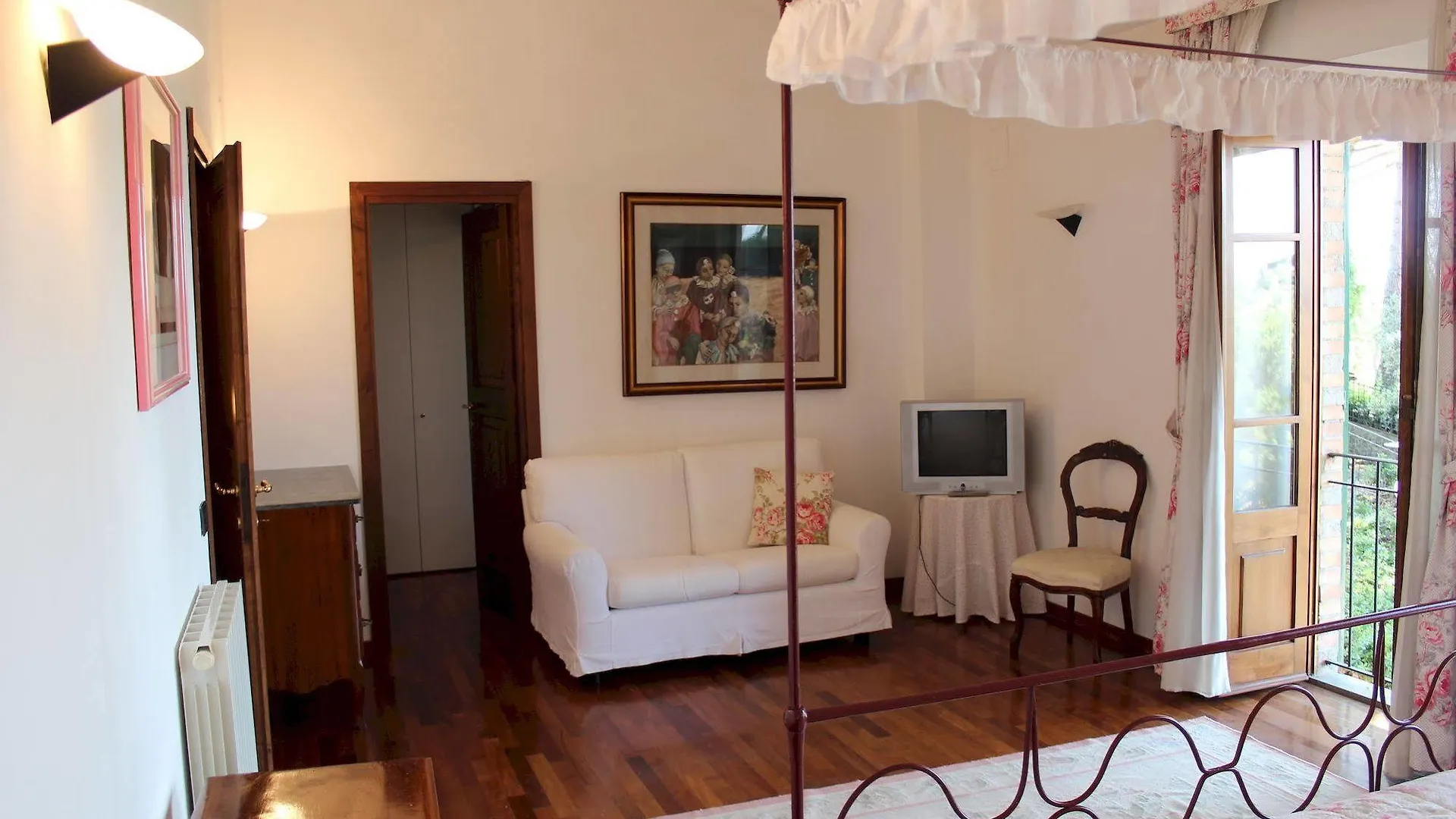 Farma Villa Agostoli Siena